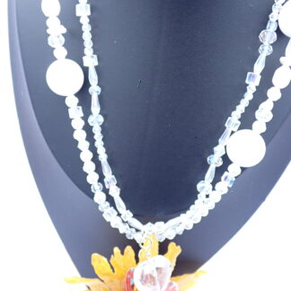 Collar Artesanal de Ágata y Perlas con Margarita Preservada y Mariposa 3D - Plata 925