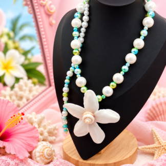 White Plumeria Necklace with Coral Seashell Center / Collar con Plumeria blanca y caracol de coral marino .