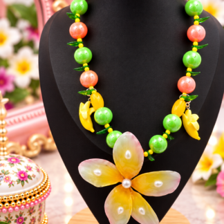 Golden plumeria Necklace / collar de plumeria Dorada