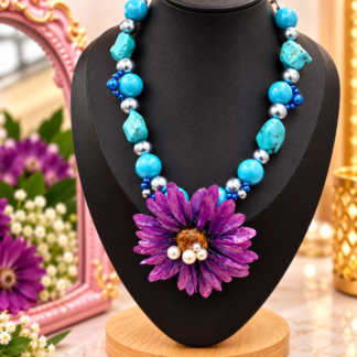 Turquoise and purple flower Handmade necklace /Collar artesanal turquesa con flor morada